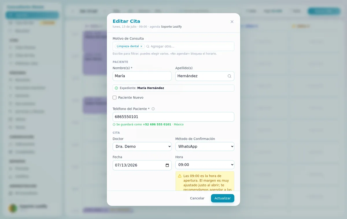 Formulario Editar Cita de Lealify Dental abierto desde Reprogramar, con cambio de sillón, fecha y hora y el botón Actualizar